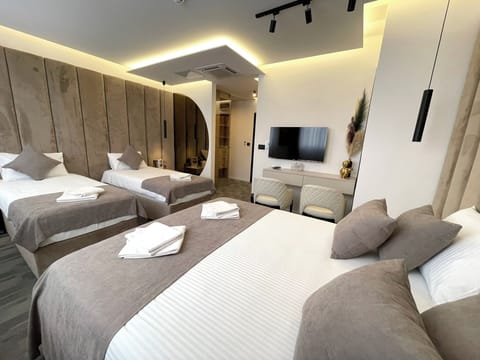 In-room safe, free WiFi