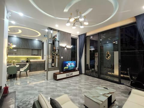 Family Room | Living area | 60-inch TV with digital channels