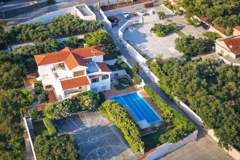 Panoramic Views from the exterior of the villa - View of the villa from above 