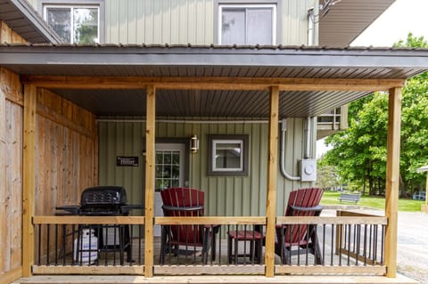 West Lake Cottages - Hillier Lodge (4-plex)