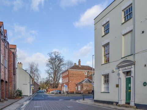 Exterior | Holly&rsquo;s Apartment, Beverley
