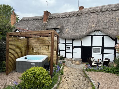 Cottage | Outdoor dining