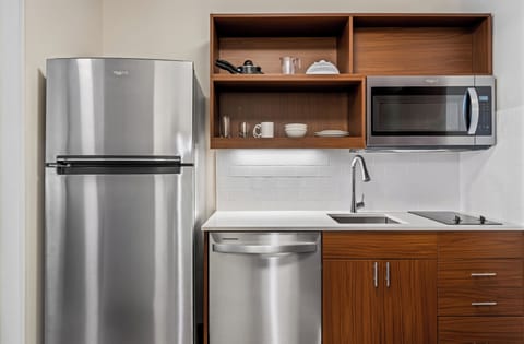 Suite, 1 King Bed, Non Smoking | Private kitchen