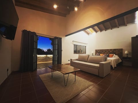 Gallery Room, 1 King Bed with Sofa bed, Air conditioning, City View | Premium bedding, minibar, in-room safe, individually decorated