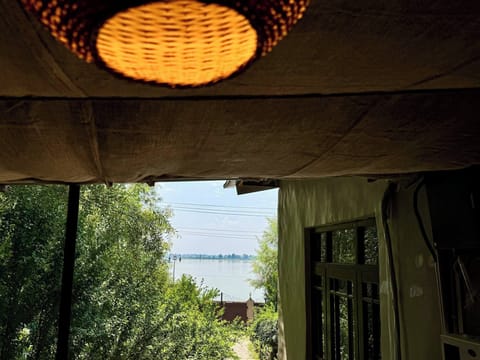 Room, 4 Bedrooms, Smoking, Balcony | Property grounds