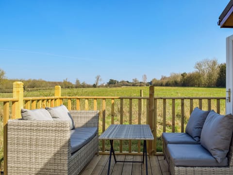Terrace | Owl Lodge - Millstone Meadow, Hartshorne