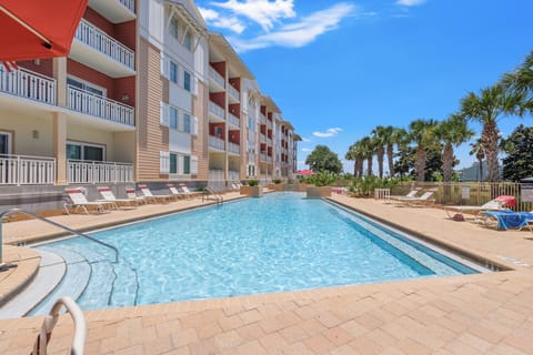 Waterside Pool