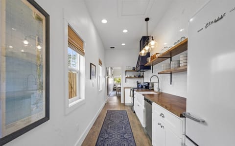 Fully stocked kitchen for all your cooking needs