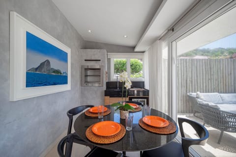 Villa, Air conditioning, Sea View | Dining
