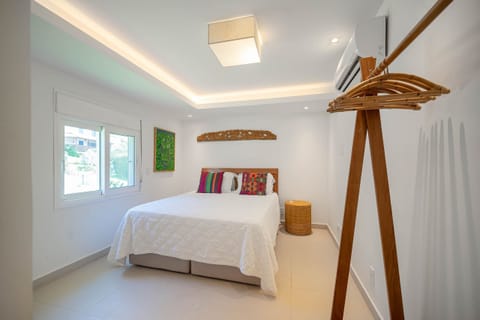 Villa, Air conditioning, Sea View | 4 bedrooms, desk, laptop workspace, blackout drapes