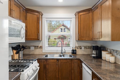 Fully equipped kitchen