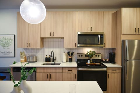 Spacious and bright stocked modern kitchen.