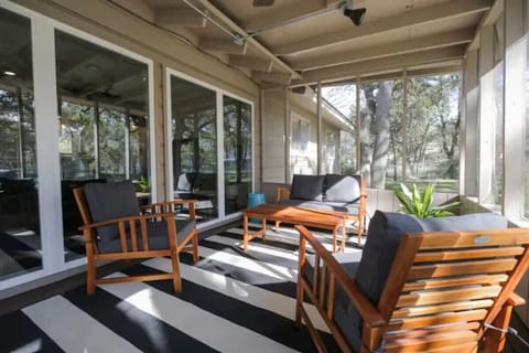 Screened in porch