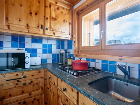 Wood, Kitchen, Wood Stain, Major Appliance, Hardwood, Countertop, Cabinetry, Paint, Kitchen Sink, Varnish