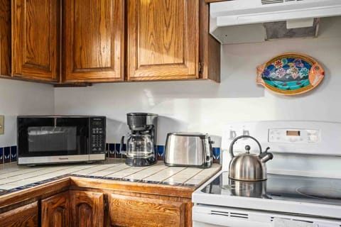 Coffee lovers are in luck as this rental provides coffee. There are also cute cafes a short distance away.