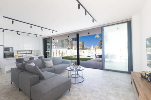 Villa, 3 Bedrooms, Private Pool, Garden View | Living room