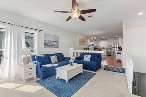 CQ1: Sea Escape | Mid Level Living Area