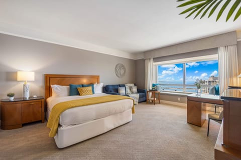 Luxury Suite with a King size bed and a sleeper sofa