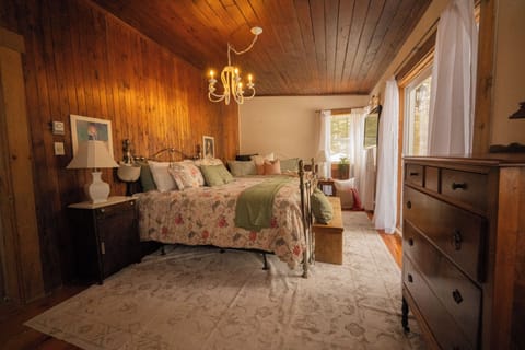 Master Suite private balcony lakefront.