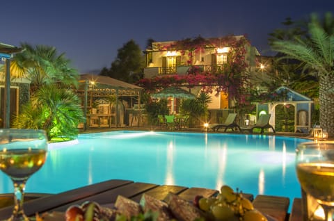 Seasonal outdoor pool, pool umbrellas, sun loungers