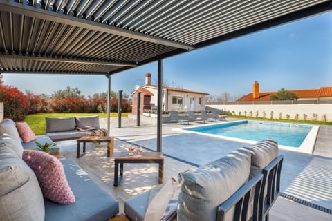 Villa | Pool | Indoor pool, outdoor pool