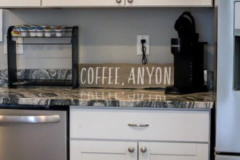 083ea81e-bea5-4222-a05a-c7d7b7c3a06d