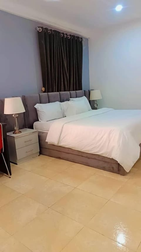 Luxury Single Room, Canal View | Desk, laptop workspace