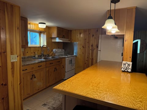 Additional view of kitchen.