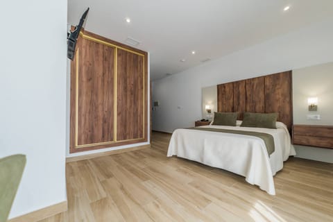 Comfort Room, Mobility Accessible | In-room safe, desk, laptop workspace, soundproofing