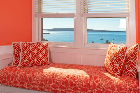 Premium Suite, 1 Bedroom, Harbor View | Living area | TV