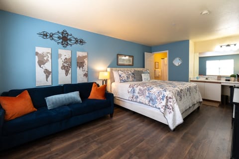 King Bed and Sleeper Sofa