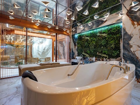 Turkish bath, body treatments, hydrotherapy, aromatherapy