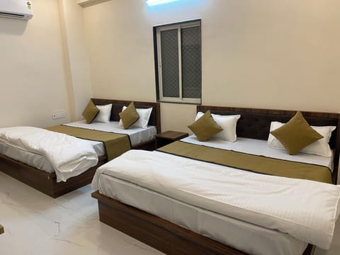 Family Double Room | WiFi (free), bed sheets