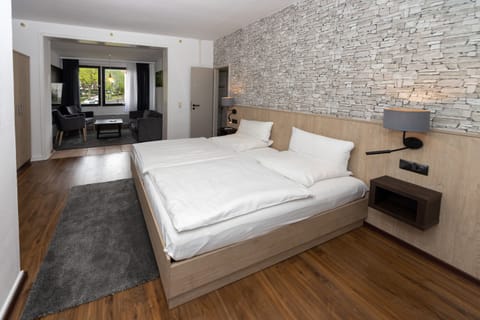 Deluxe Double Room, Private Bathroom, Mountain View | Individually furnished, desk, laptop workspace, free WiFi