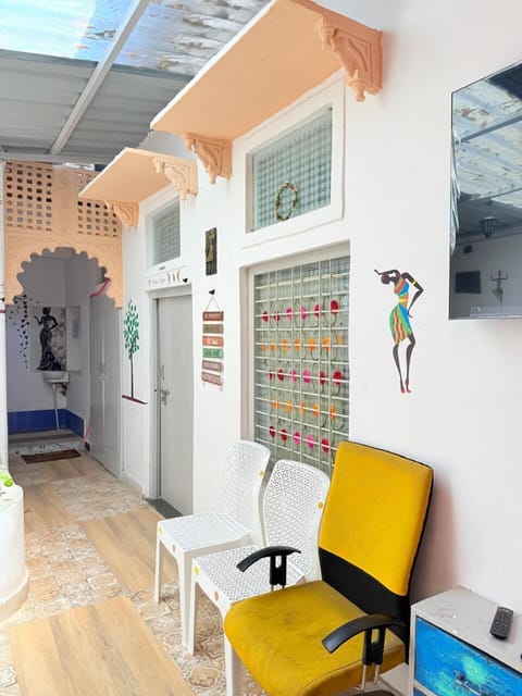Basic Room | Living area