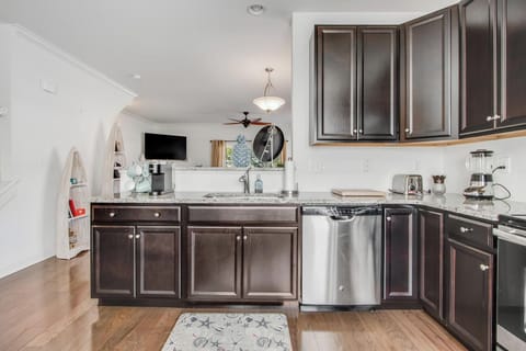 House, Multiple Beds, Patio (KEYSTONE DRIVE 19796) | Private kitchen | Coffee/tea maker