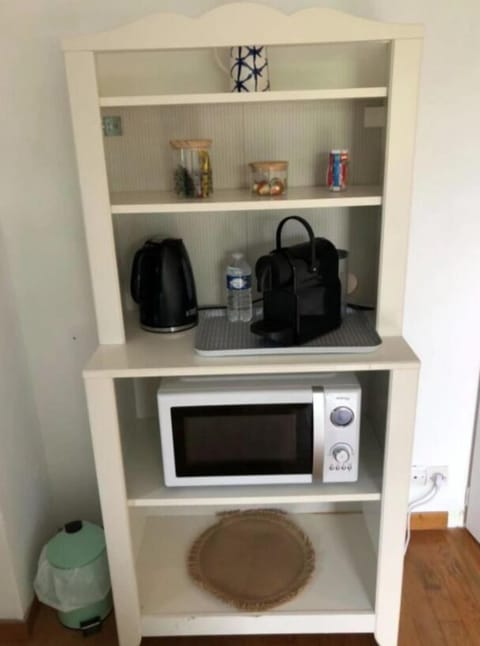 Family Room, Garden View | Iron/ironing board, free cribs/infant beds, free WiFi, bed sheets