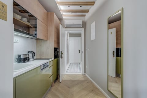 Deluxe Suite, sea view | Private kitchen