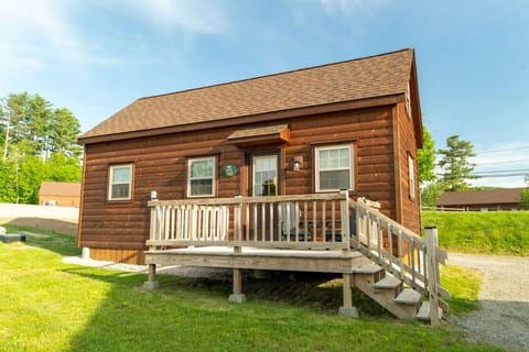 Pine 103 Exterior