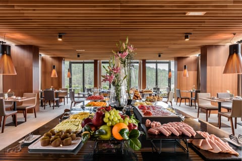 Daily buffet breakfast for a fee