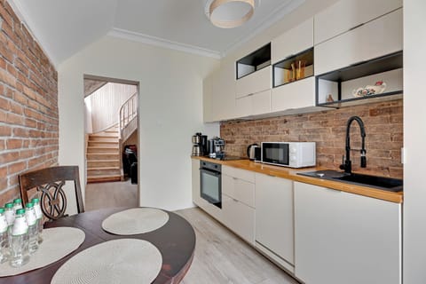 Electric kettle, toaster