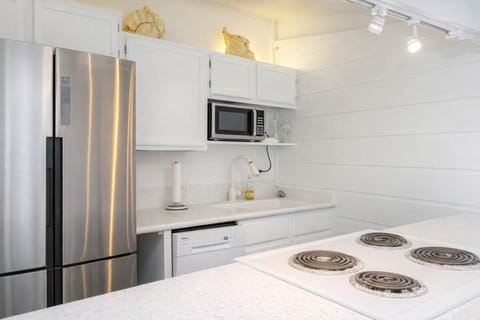 Bright Coastal Kitchen | Modern Appliances | Steps to Beach