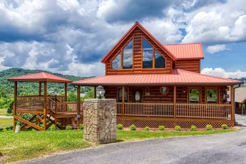 Exterior of property from end of driveway 