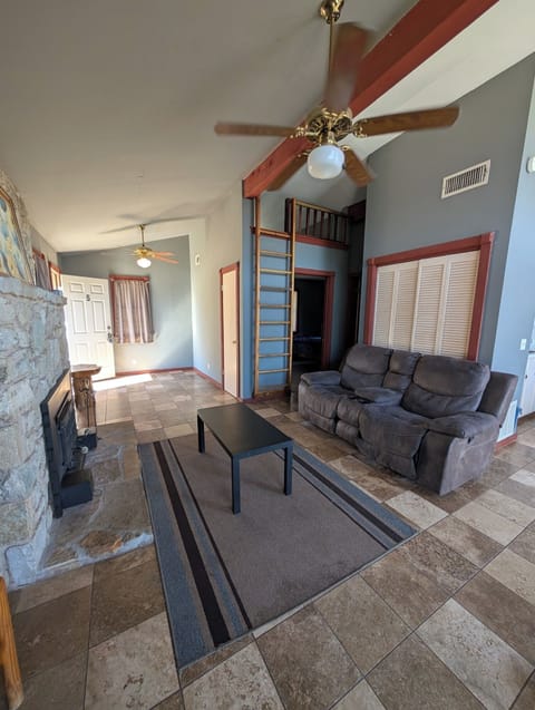 PXL_20250203_190758553.MP201