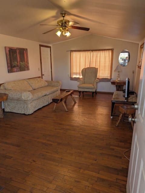 PXL_20250203_175025412.MP201