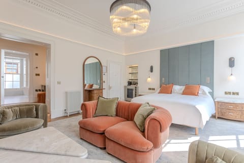 Luxury Double Room, 1 King Bed | Premium bedding, minibar, in-room safe, blackout drapes