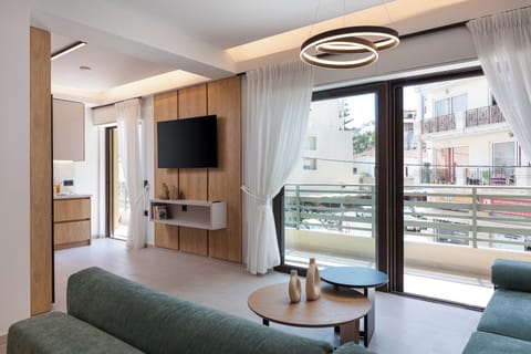 Comfort Apartment, 2 Bedrooms, City View | Living area