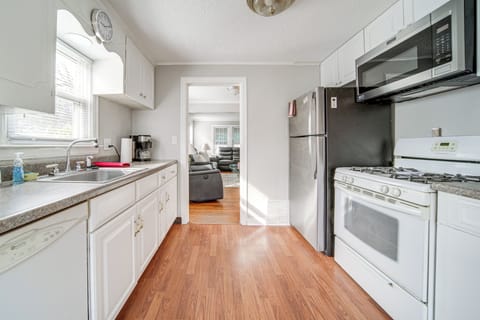 House (2 Bedrooms) | Interior