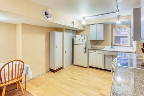 Apartment (0 Bedroom) | Interior