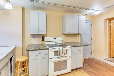 Apartment (0 Bedroom) | Interior